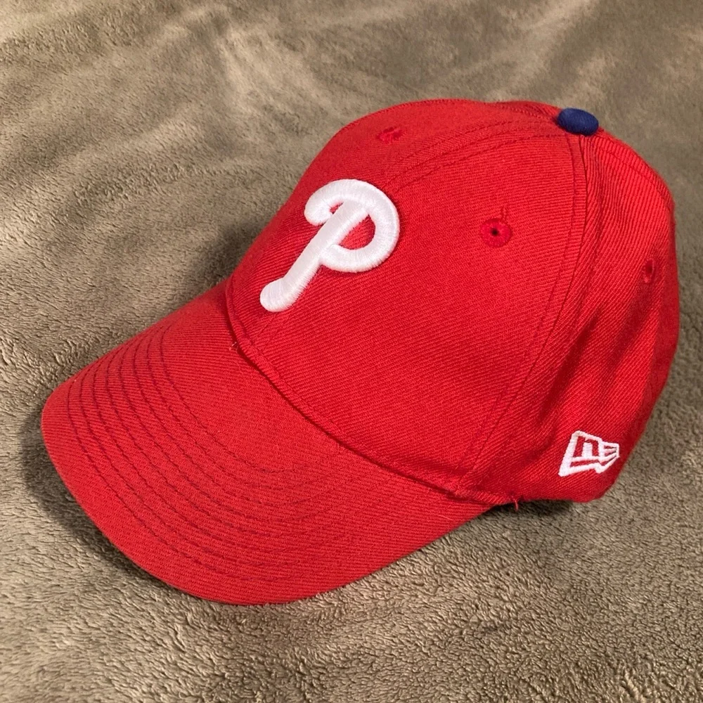 EUC New Era Philadelphia Phillies Youth Low Profile Adjustable Cap Red One Size